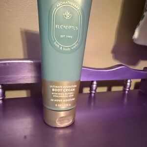 Bath & Body Works Aromatherapy Body Cream.
Eucalyptus Spearmint.